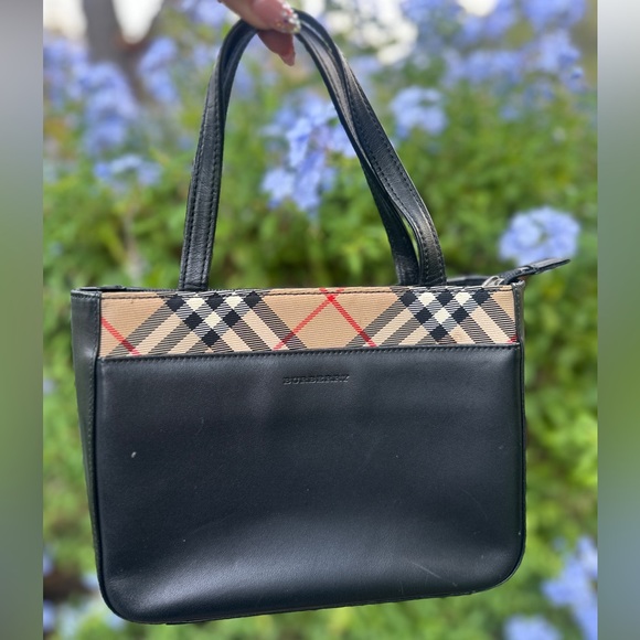 AUTHENTIC - BURBERRY NOVA CHECK TOTE 👜 EUC - Picture 1 of 9